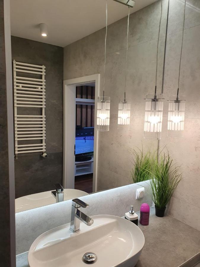 Nowe Apartamenty Ilawa Odnowiciela Z Klimatyzacja Ngoại thất bức ảnh